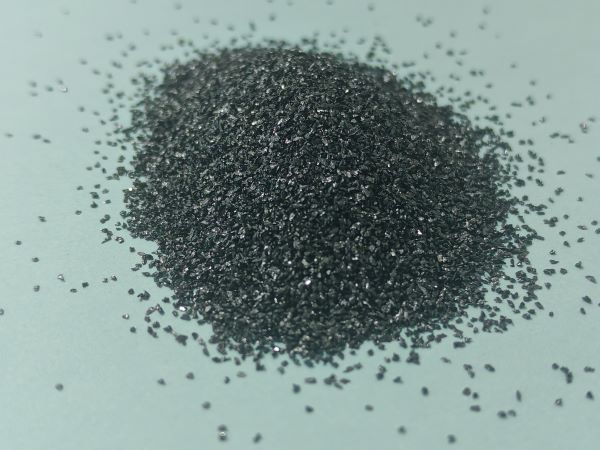 What are the uses of boron carbide?